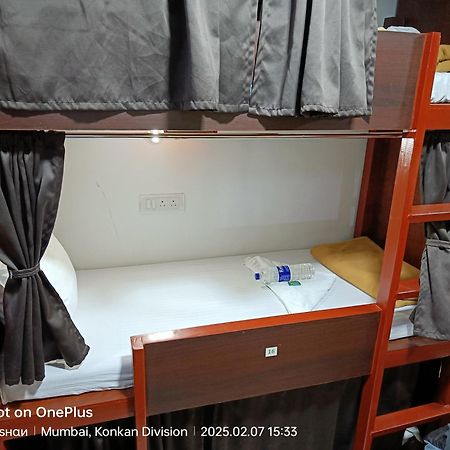 Asra Dormitory For Male And Female Mumbai  Buitenkant foto