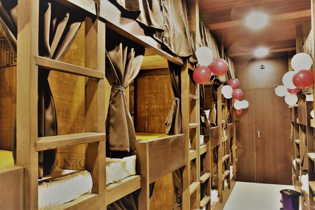 Asra Dormitory For Male And Female Mumbai  Buitenkant foto