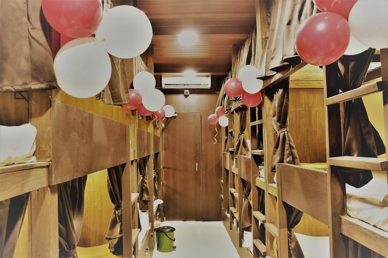 Asra Dormitory For Male And Female Mumbai  Buitenkant foto