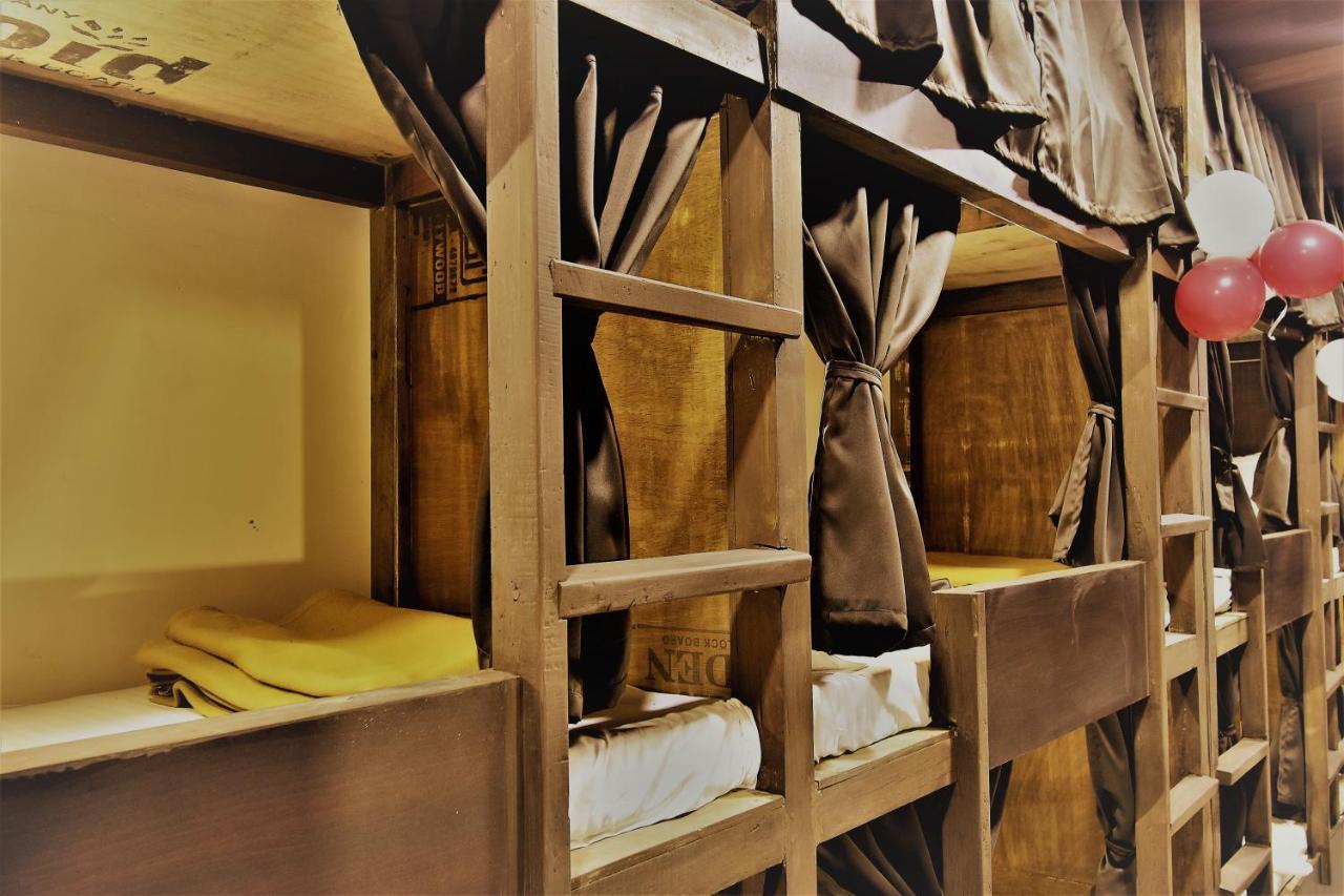 Asra Dormitory For Male And Female Mumbai  Buitenkant foto