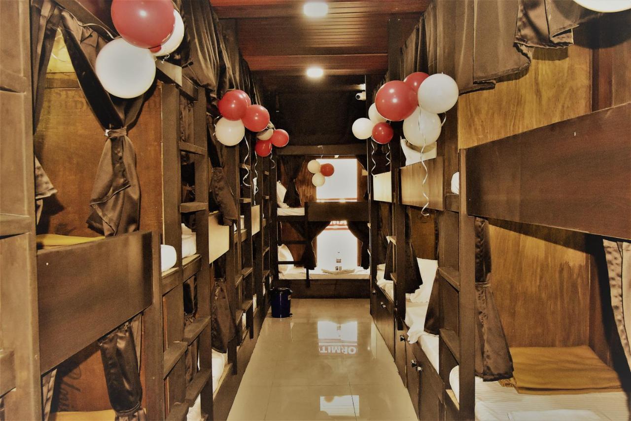 Asra Dormitory For Male And Female Mumbai  Buitenkant foto