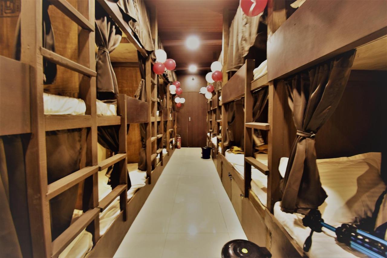 Asra Dormitory For Male And Female Mumbai  Buitenkant foto