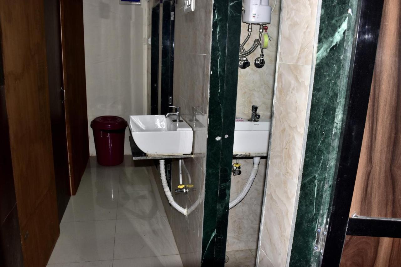 Asra Dormitory For Male And Female Mumbai  Buitenkant foto