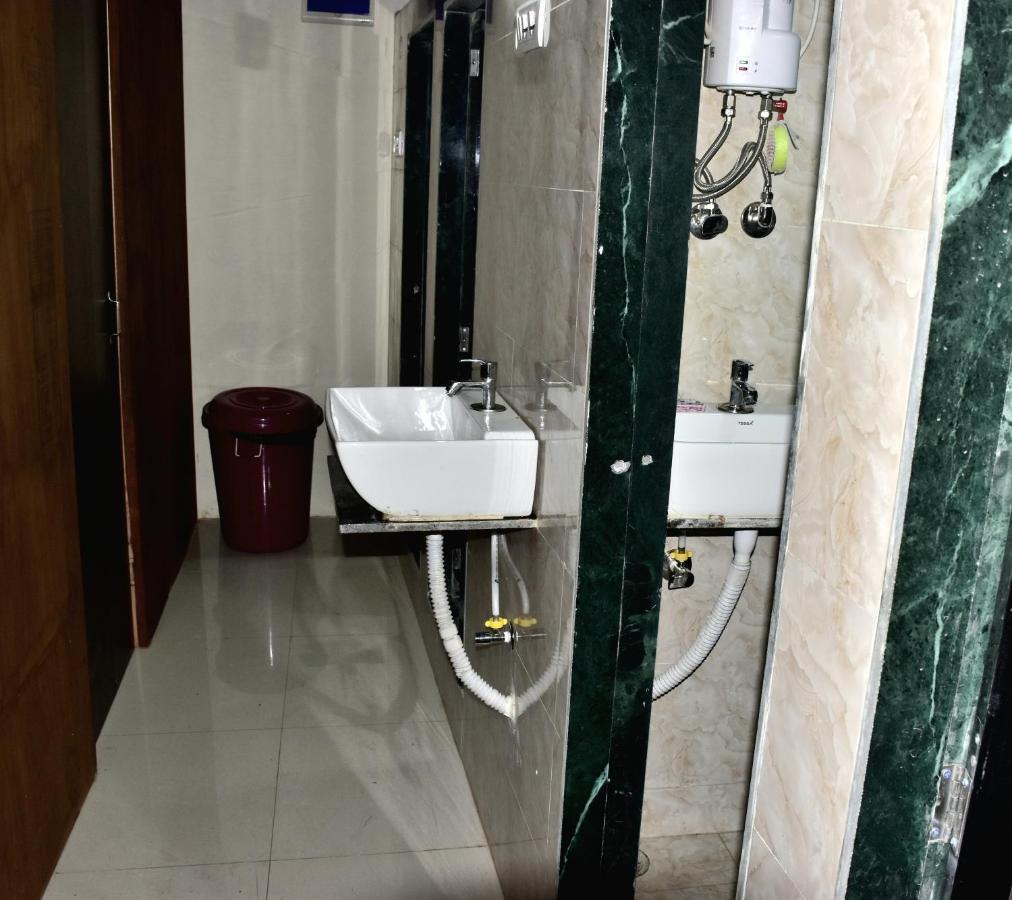 Asra Dormitory For Male And Female Mumbai  Buitenkant foto