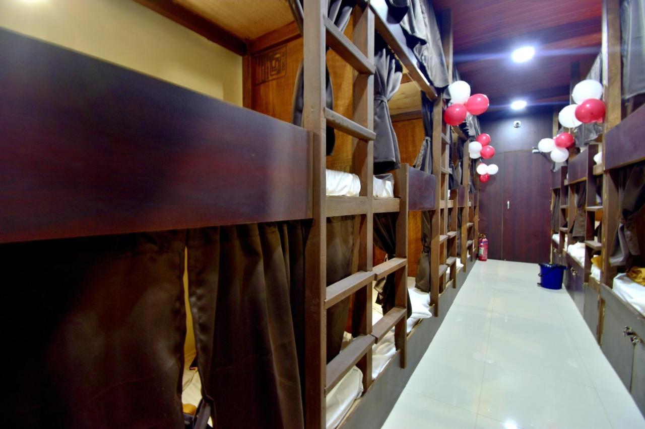 Asra Dormitory For Male And Female Mumbai  Buitenkant foto