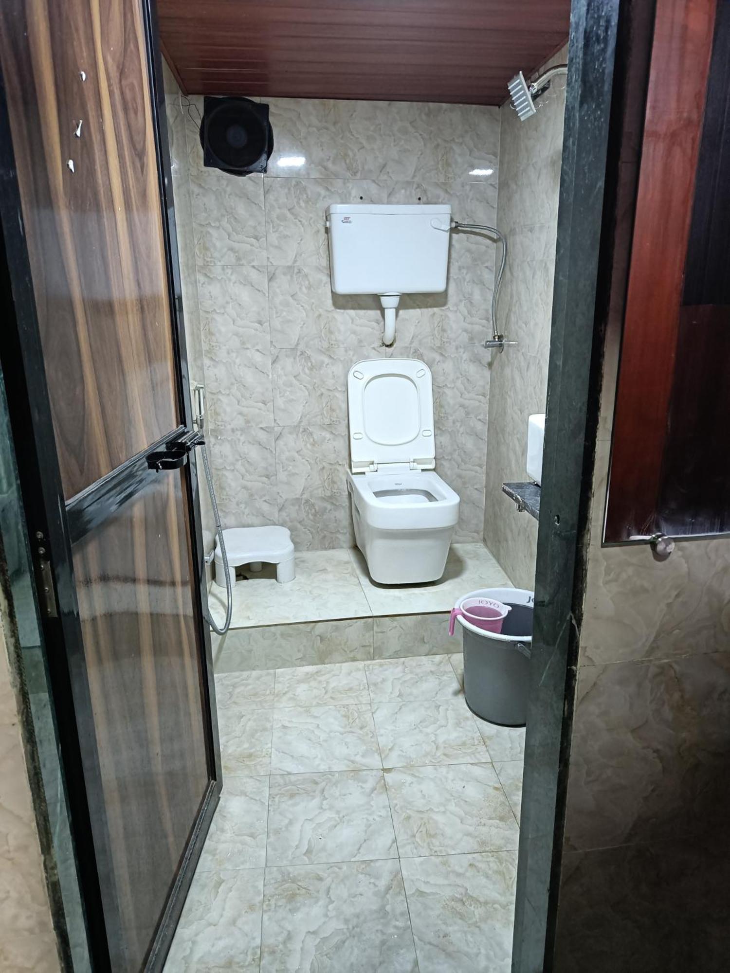 Asra Dormitory For Male And Female Mumbai  Buitenkant foto