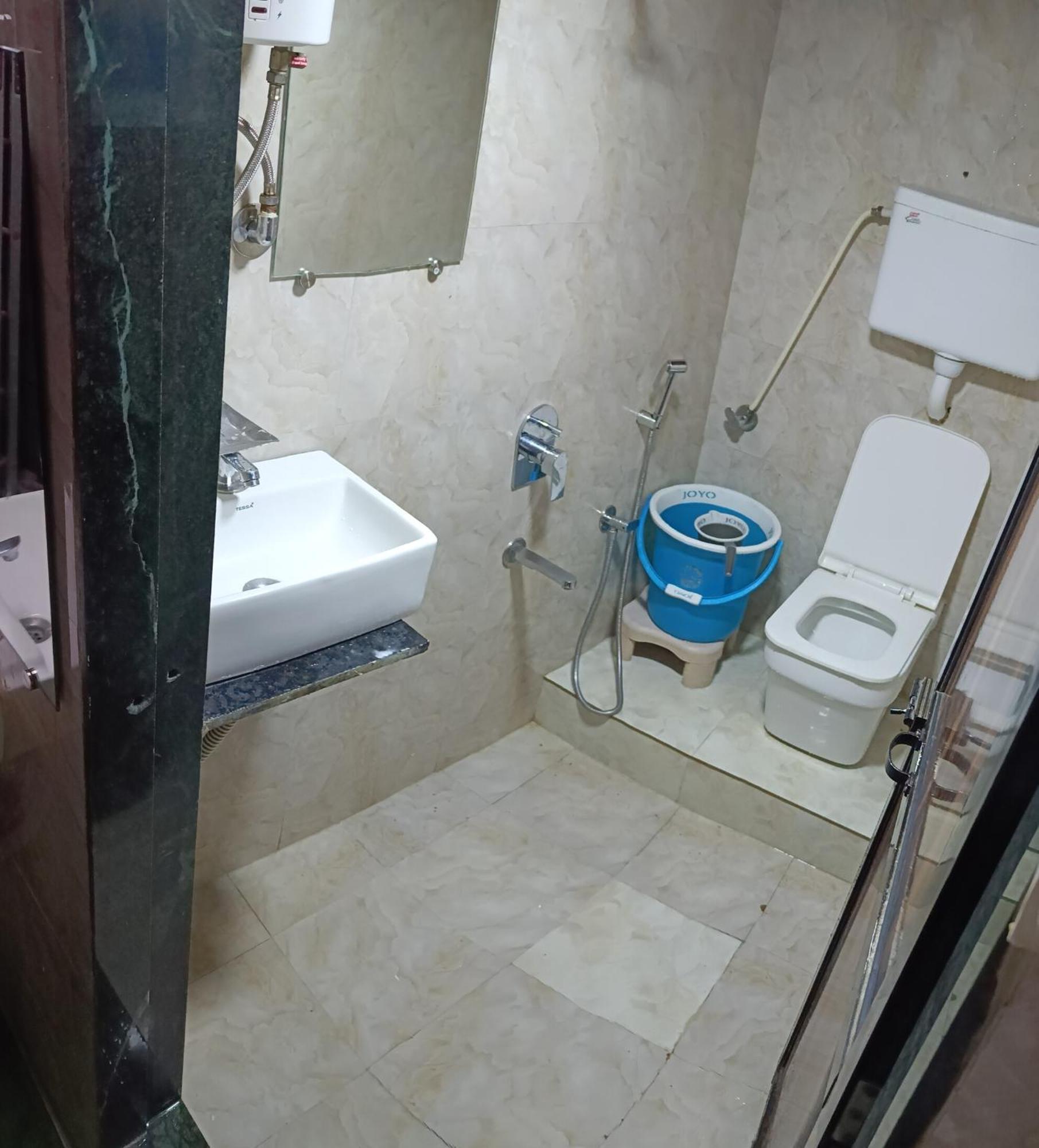 Asra Dormitory For Male And Female Mumbai  Buitenkant foto